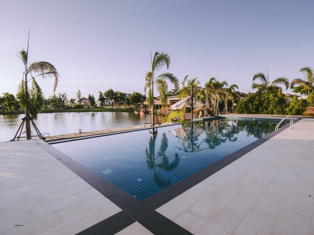 Tanita Lagoon Resort Удонтхані Екстер'єр фото