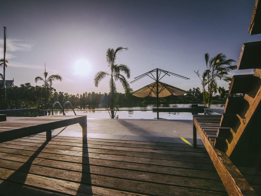 Tanita Lagoon Resort Удонтхані Екстер'єр фото
