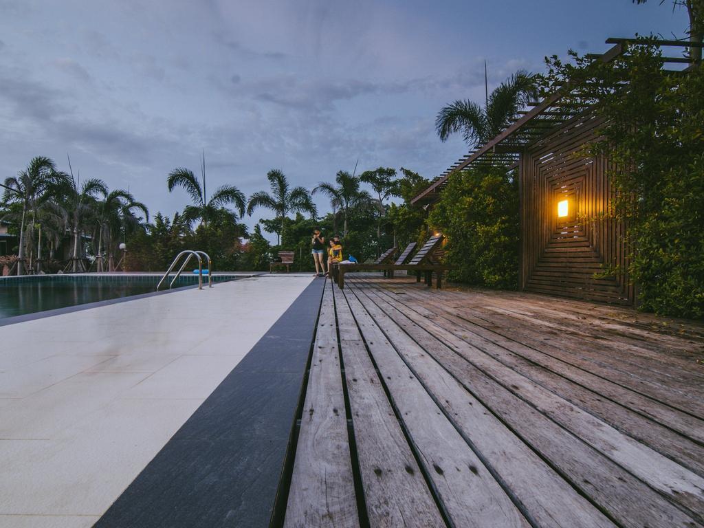 Tanita Lagoon Resort Удонтхані Екстер'єр фото