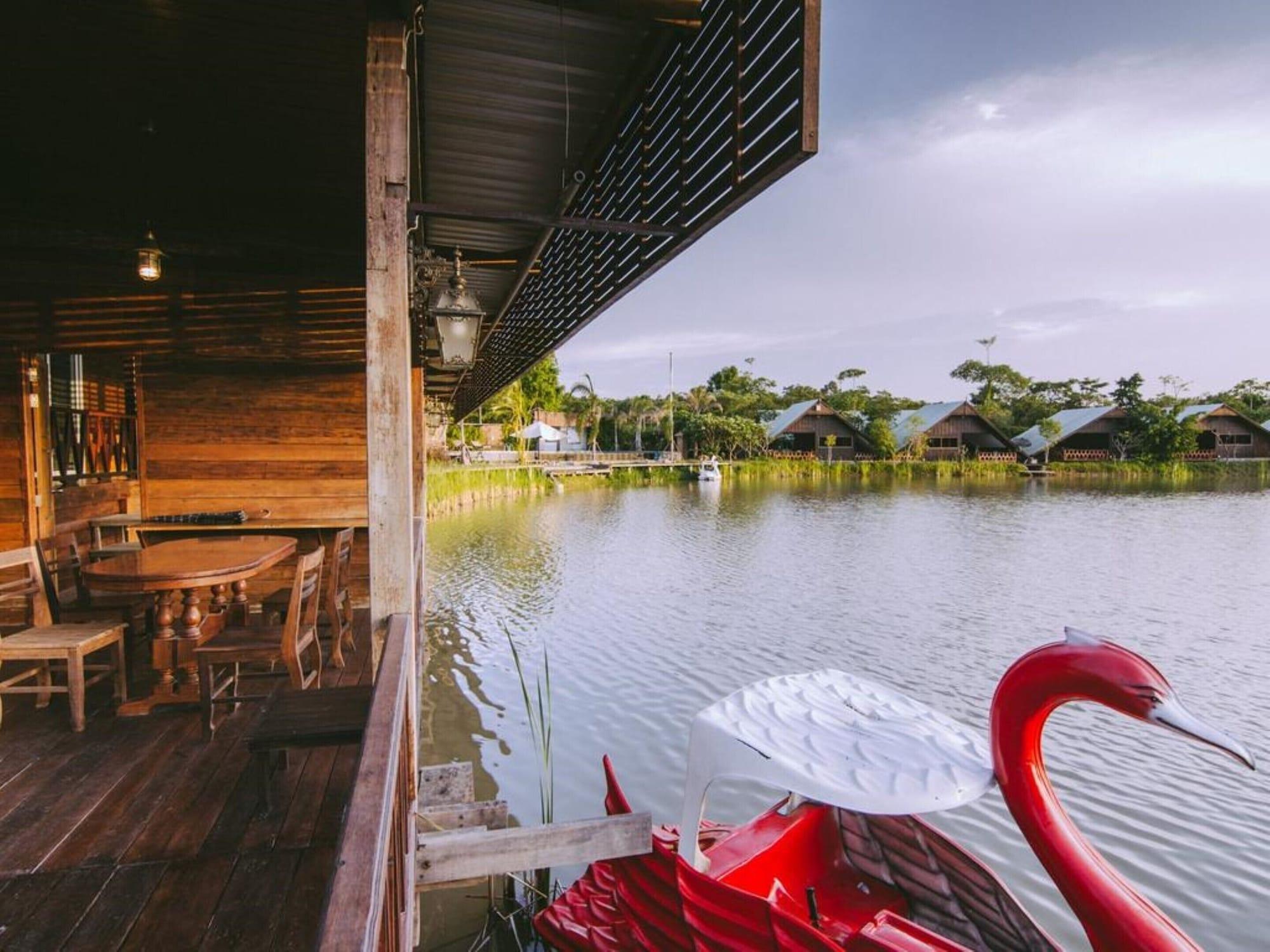 Tanita Lagoon Resort Удонтхані Екстер'єр фото