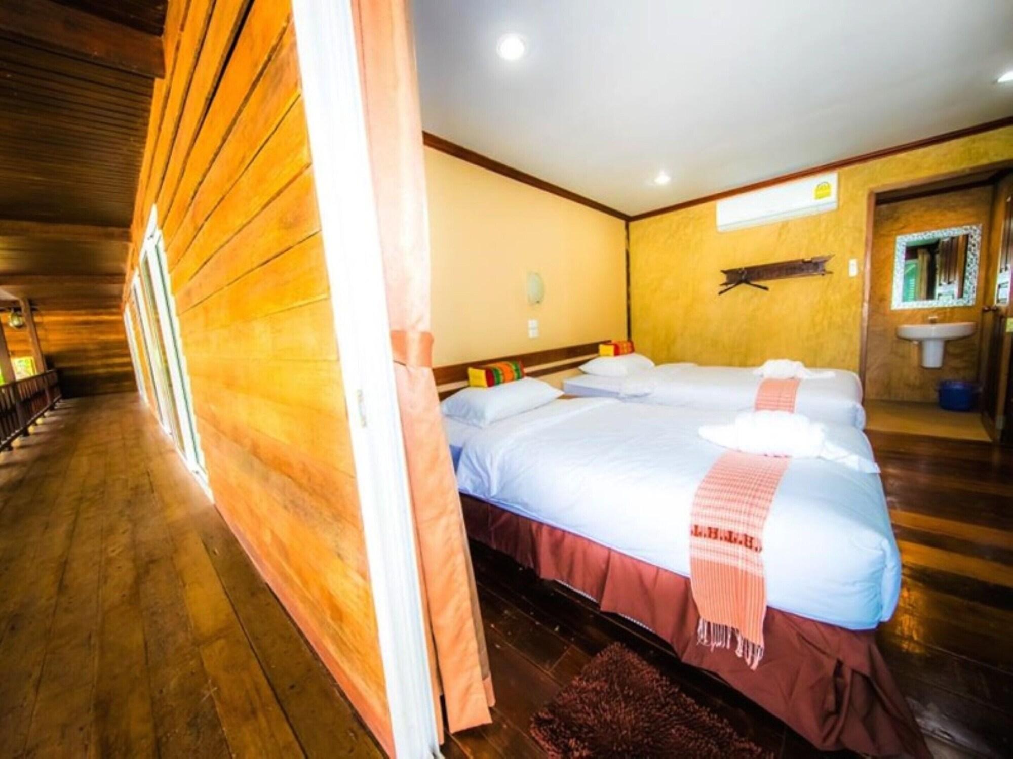 Tanita Lagoon Resort Удонтхані Екстер'єр фото