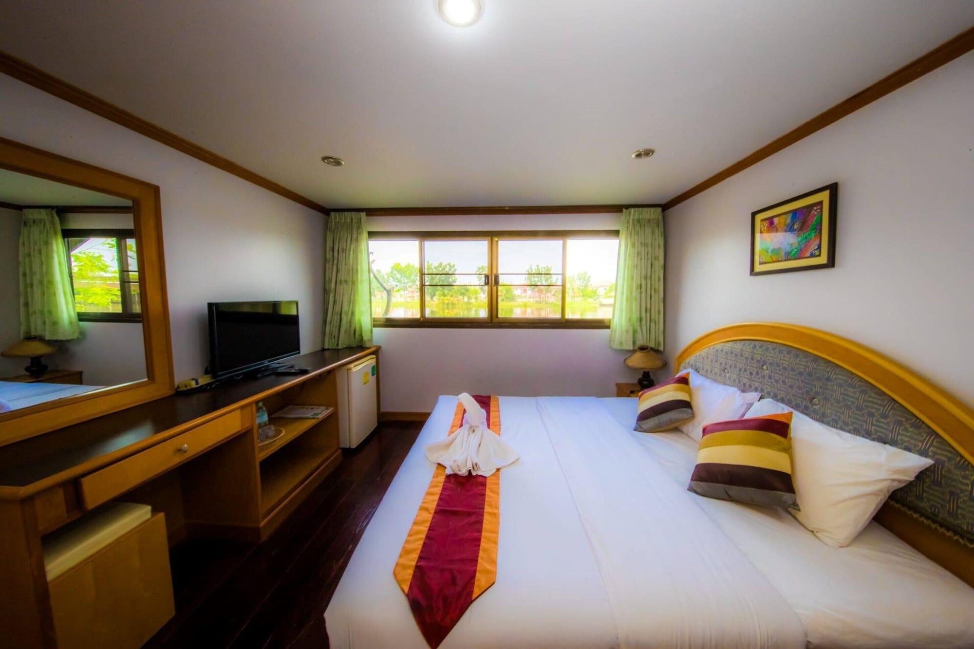 Tanita Lagoon Resort Удонтхані Екстер'єр фото